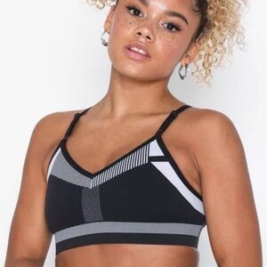 Nike Flyknit Indy Compression Adjustable Strappy Black White Sports Bra Small S